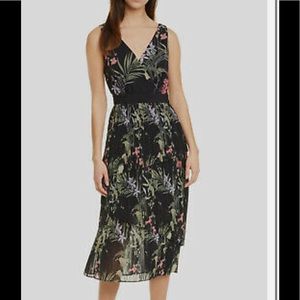 New with tags Ted Baker 2 Malinae Dress equivalent to US Size 6